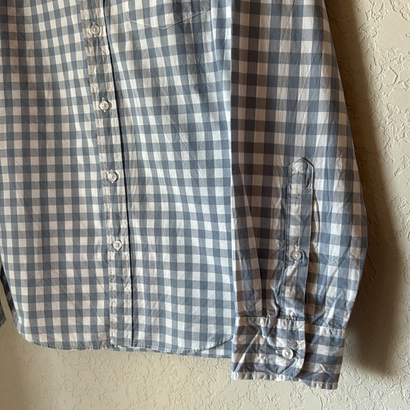 Excellent condition J Crew button down - Picture 3 of 6